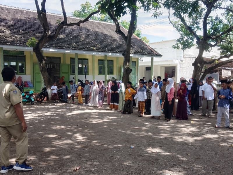 HALAL BI HAHAL PERTAMA MASUK SEKOLAH
